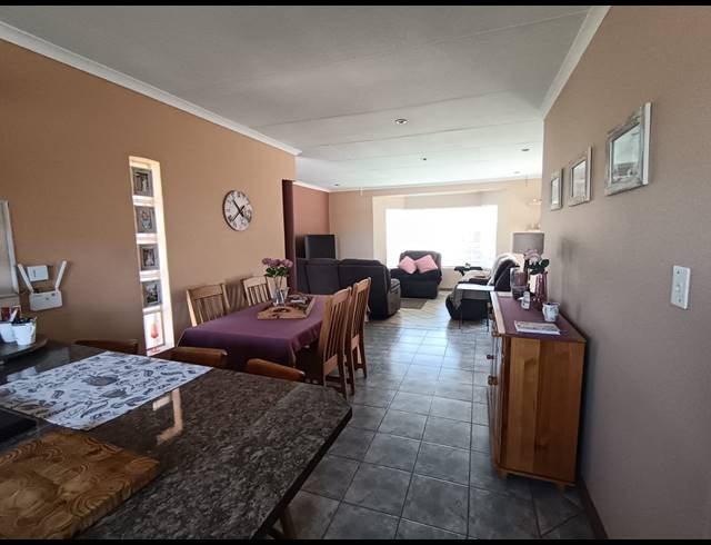 3 BEDROOM FREESTANDING FOR SALE IN SUNAIR PARK